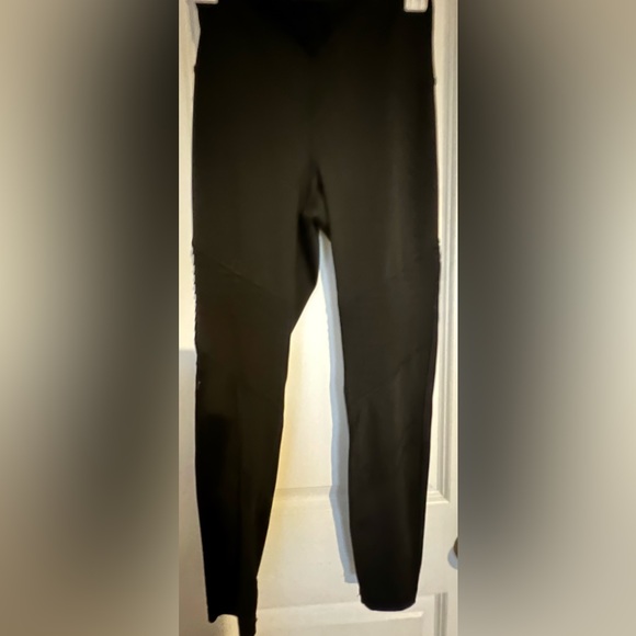 Old Navy Leggings Rockstar Moto Black women’s medium - Picture 5 of 5